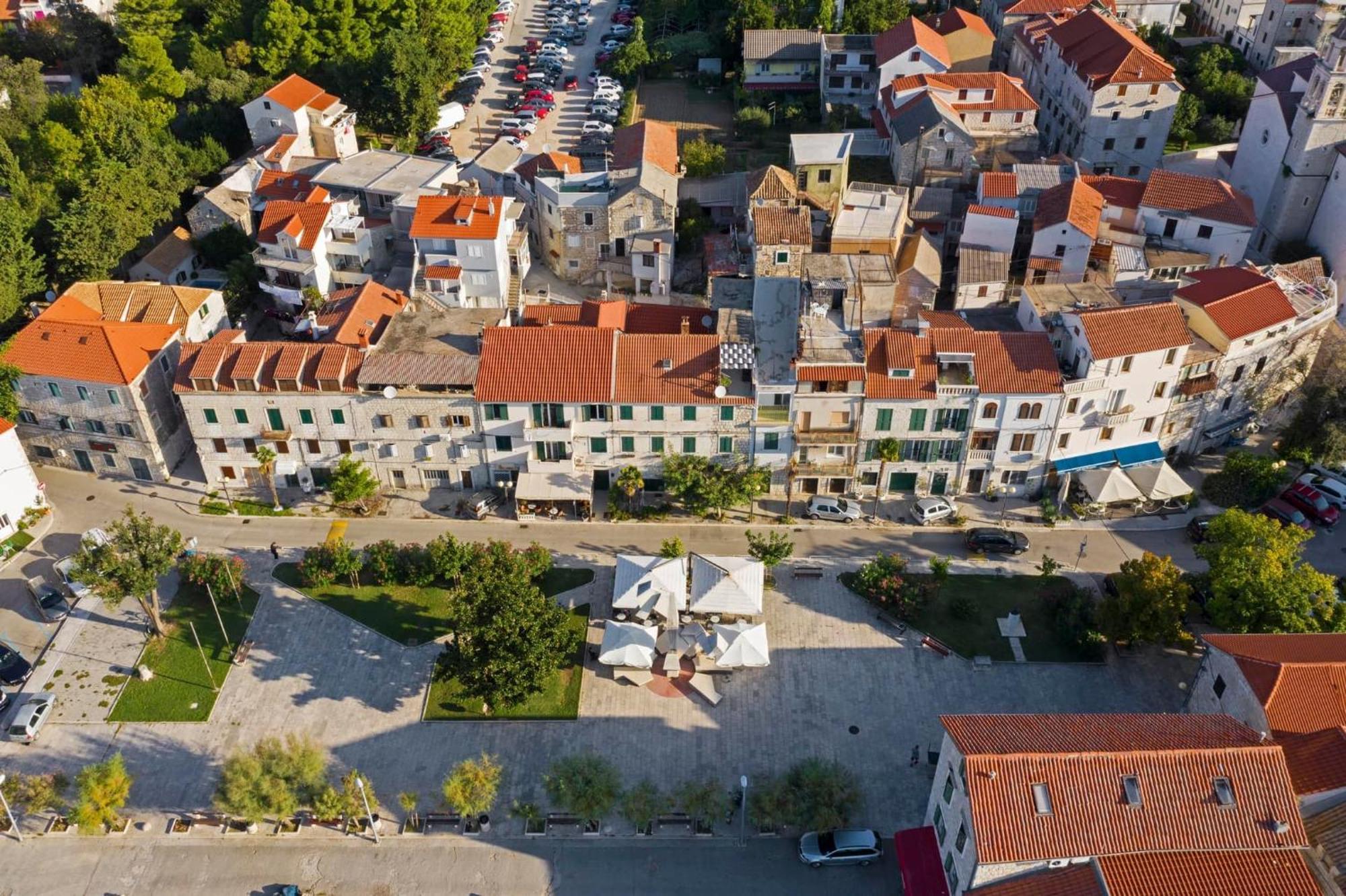 Navi Apartment Kastela Exterior photo