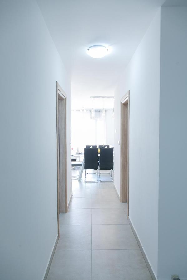 Navi Apartment Kastela Exterior photo