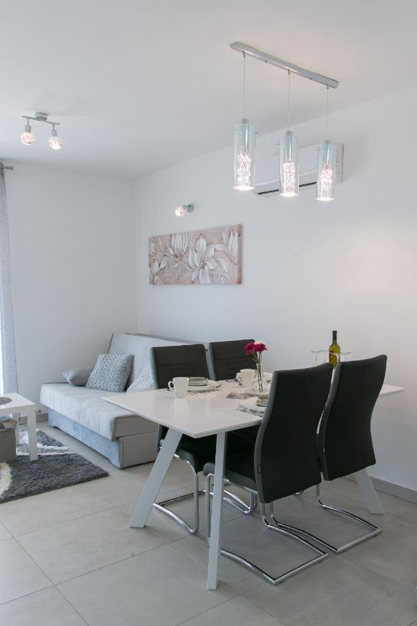 Navi Apartment Kastela Exterior photo