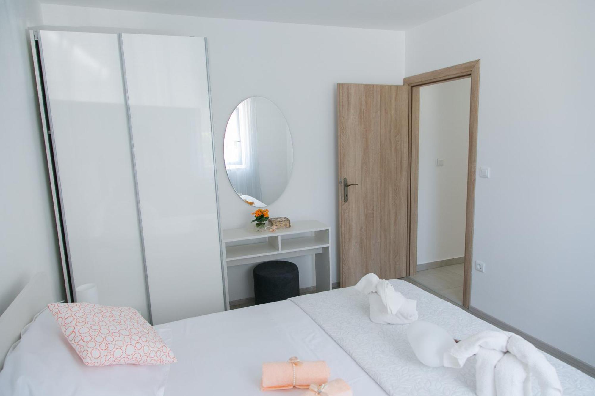 Navi Apartment Kastela Exterior photo